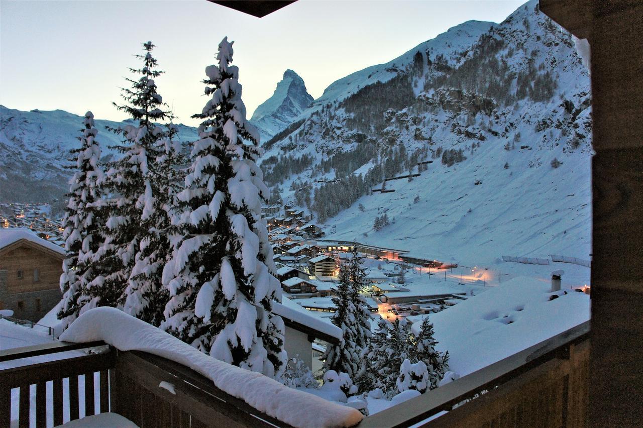 Chalet A La Casa Villa Zermatt Exterior photo